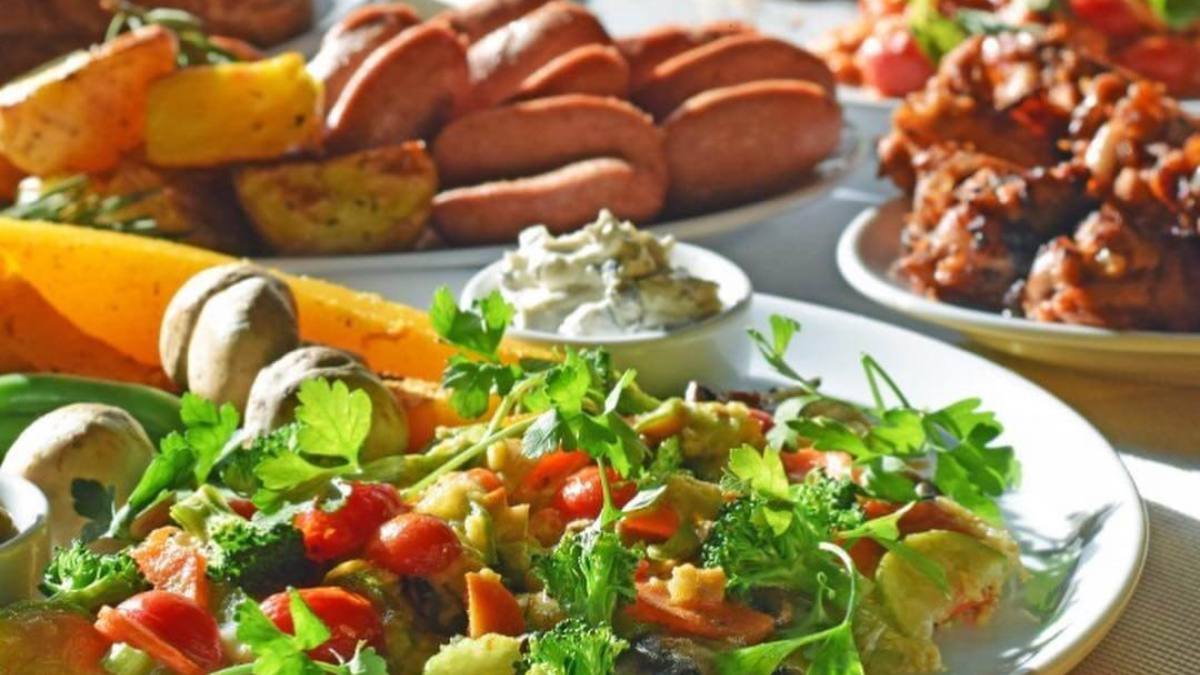 رستوران بلوط ولنجک، صبحانه سلف سرویس در تهران