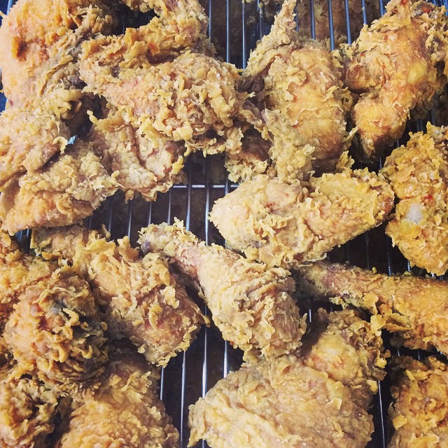 بهترین مرغ سوخاری تهران | سوپراستار (SFC) | پارک وی 2