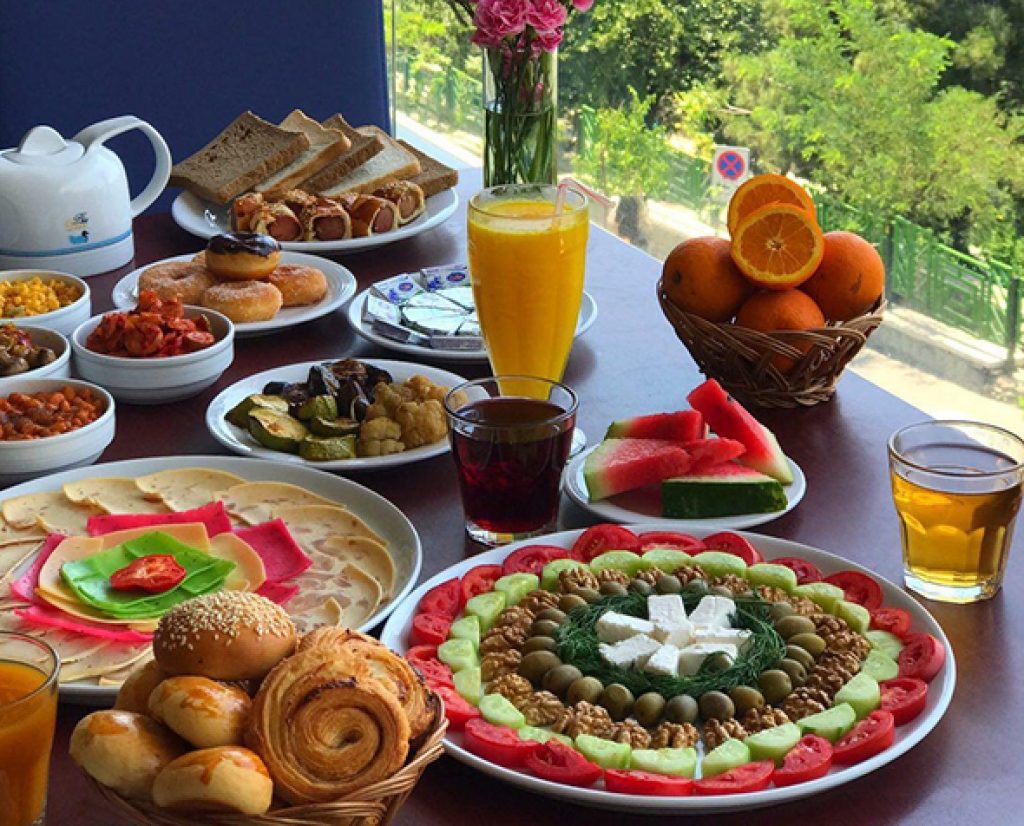 صبحانه سلف سرویس در تهران اردک آبی