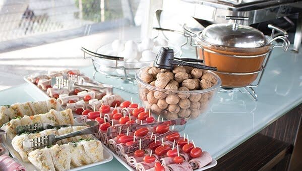 صبحانه سلف سرویس در تهران ملل