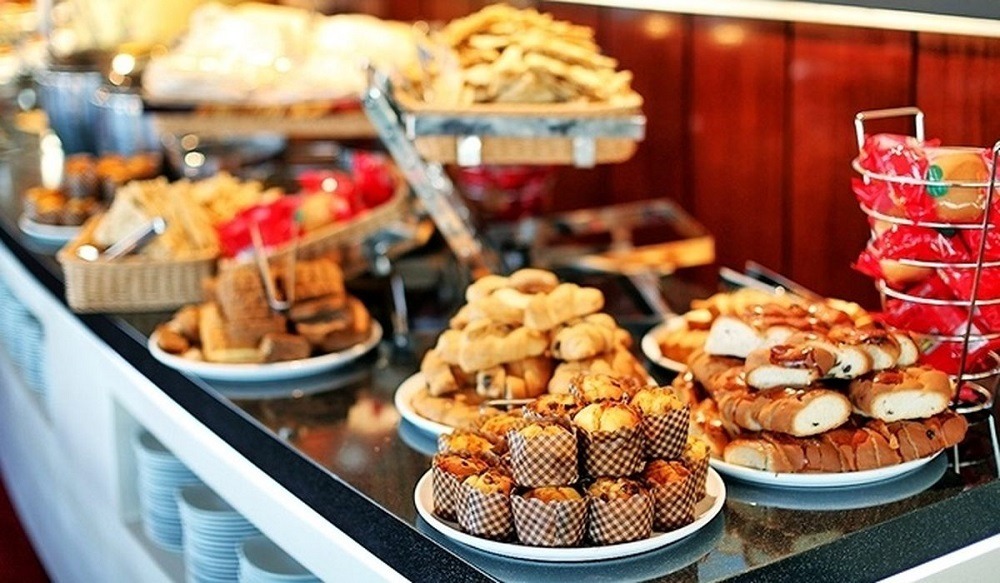 بوفه صبحانه رستوران برج میلاد