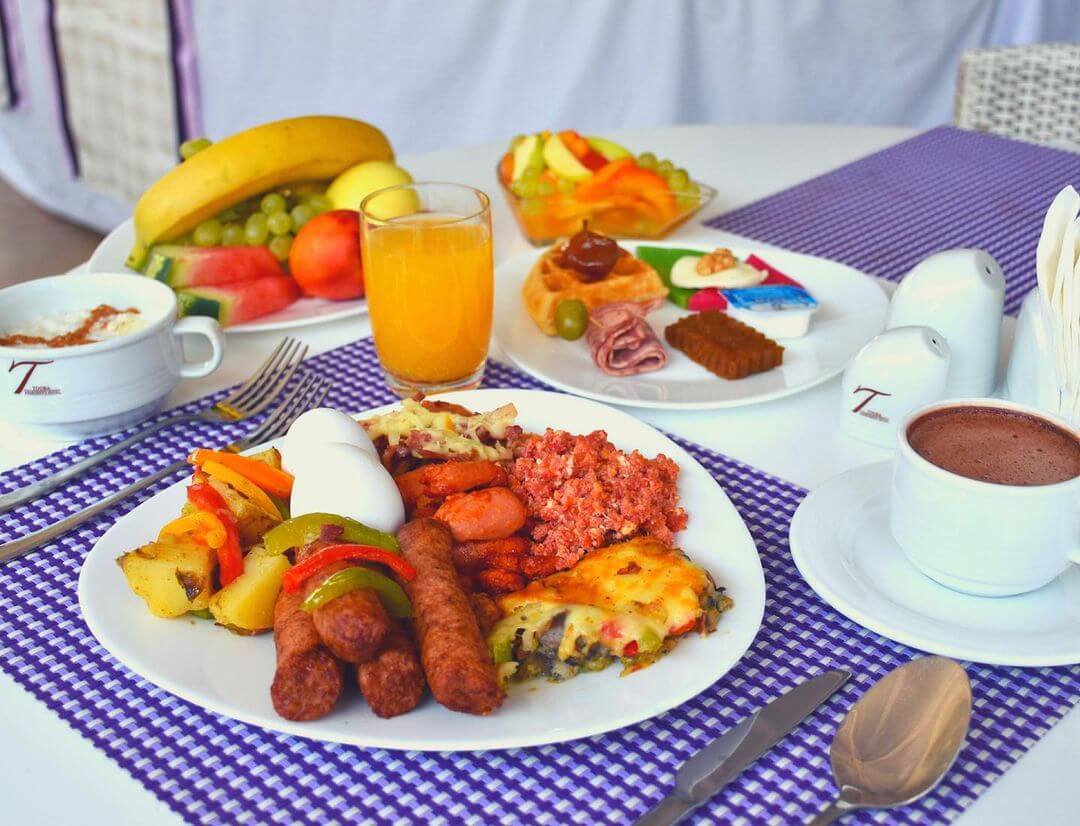 صبحانه سلف سرویس در تهران روفتاپ3