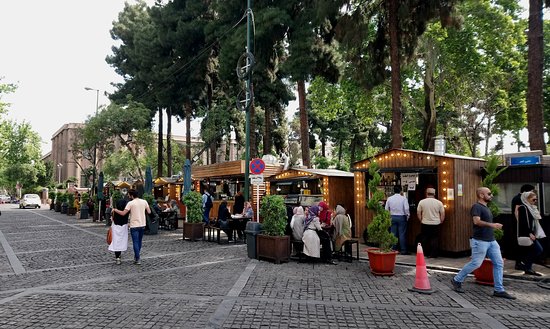 خیابان سی تیر از خیابان های معروف تهران