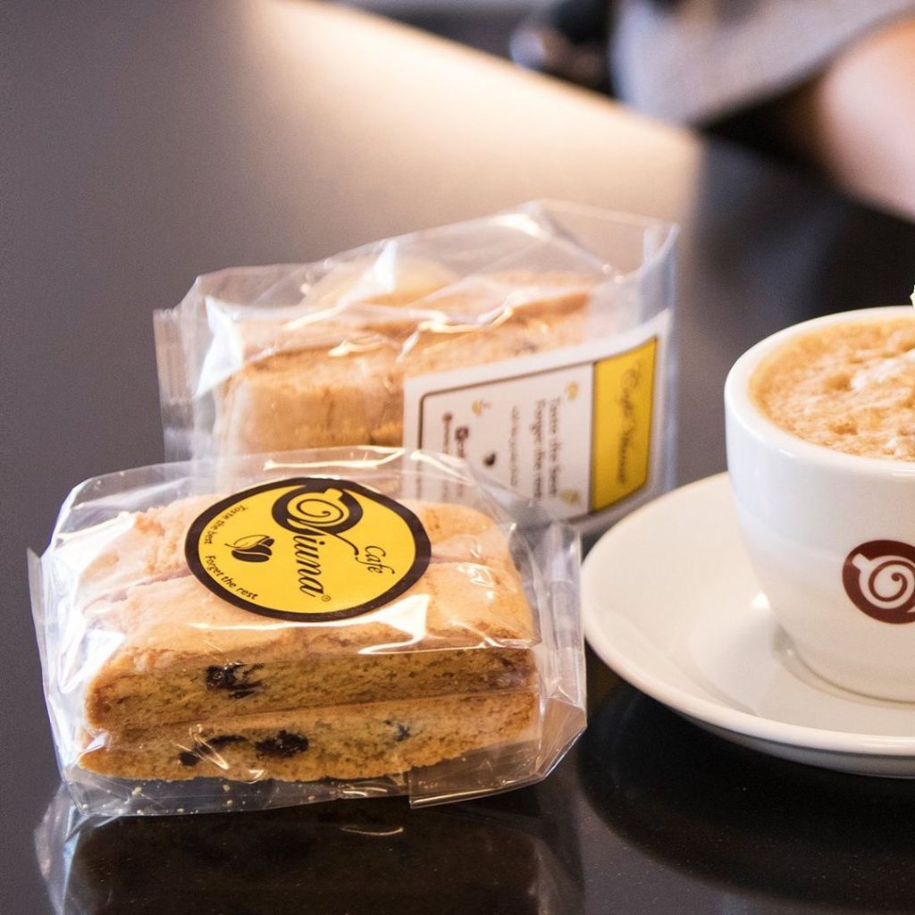 کافه غرب تهران کافه ویونا | میدان صنعت