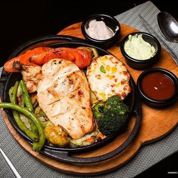 رستوران تهران پاریس در غرب تهران