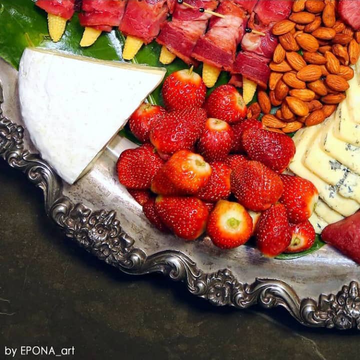 مهمانی تولد در کافه النزه