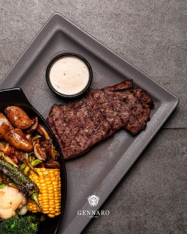 استیک رستوران جنارو با دورچین سبزیجات