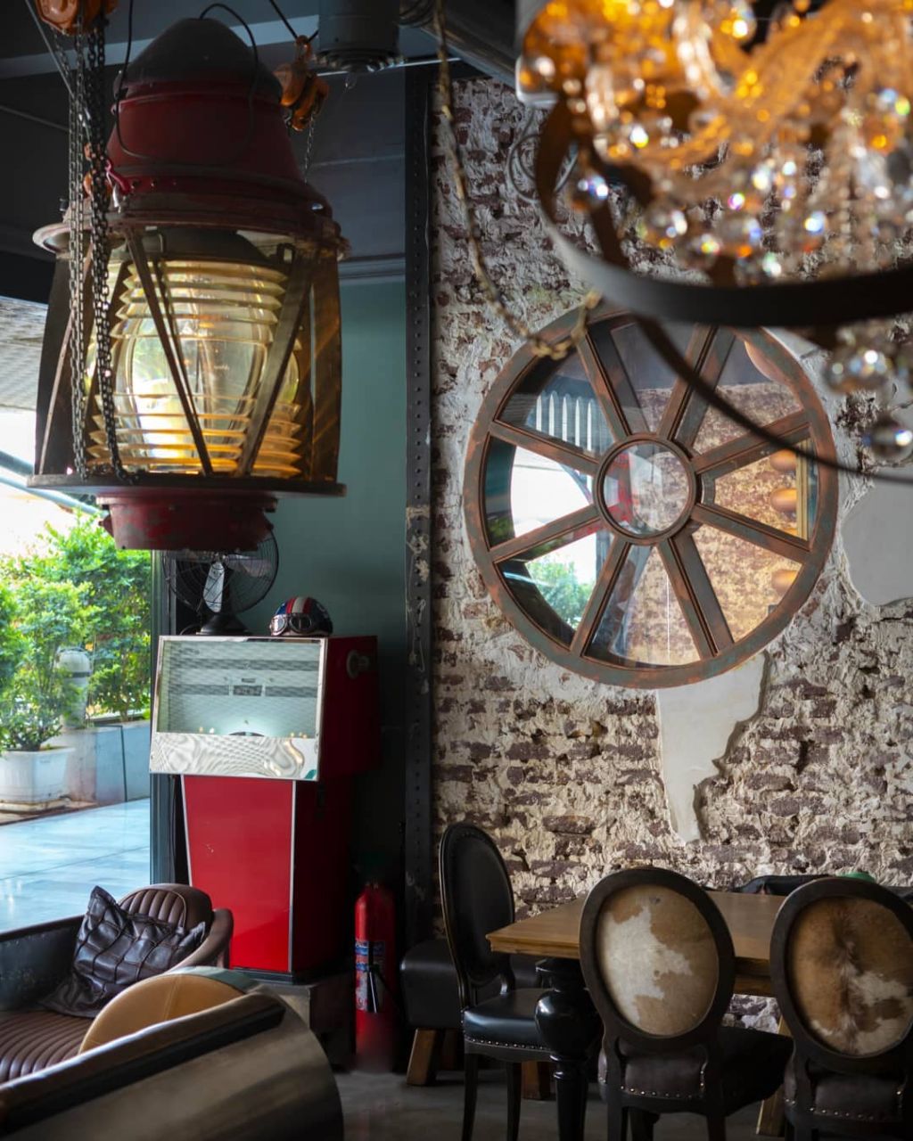 بابیلون بیسترو با فضایی شیک و مدرن