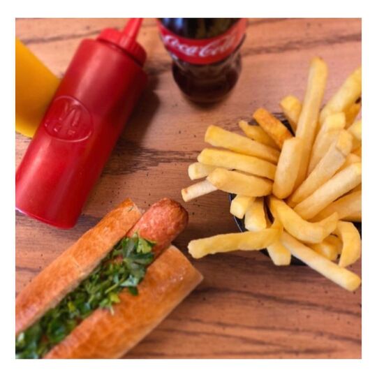 هات داگ مخصوص فست فود بیژن در تهران