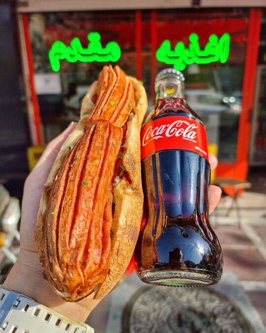 ساندویچ مقدم و هاتداگهای خوشطعم آن