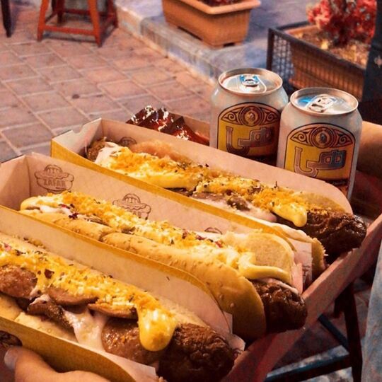 فست فود زفر با هاتداگهای متنوع