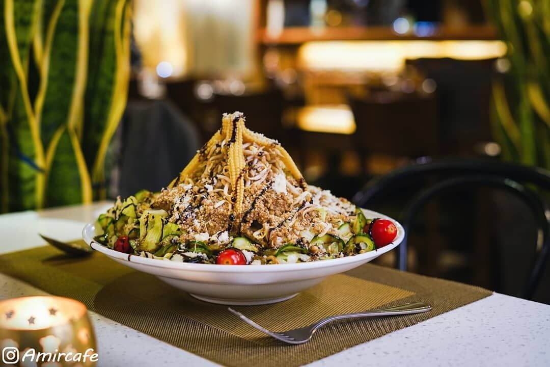 سالادهای جذاب رستوران امیر در مرکز شهر