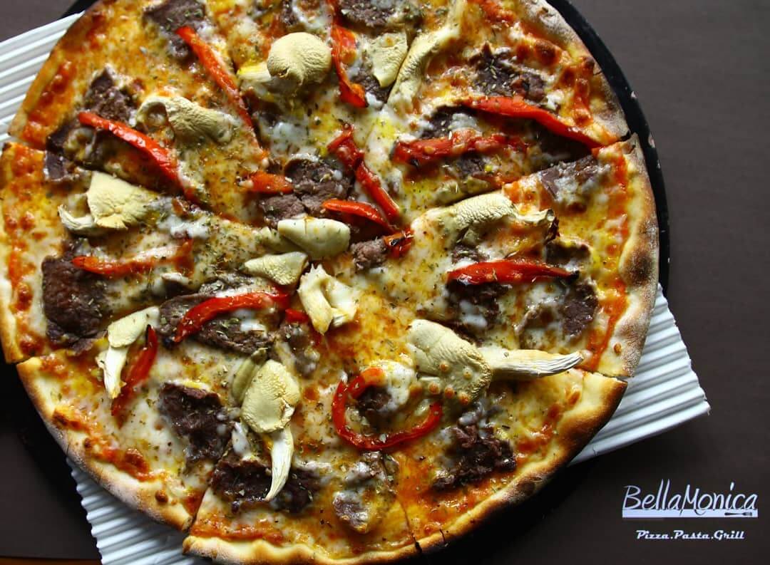 پیتزا استیک رستوران بلامونیکا در مرکز تهران