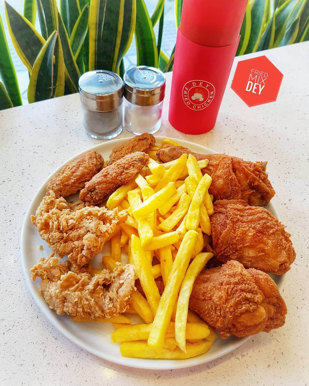 بشقاب سوخاری در رستوران مرکز شهر