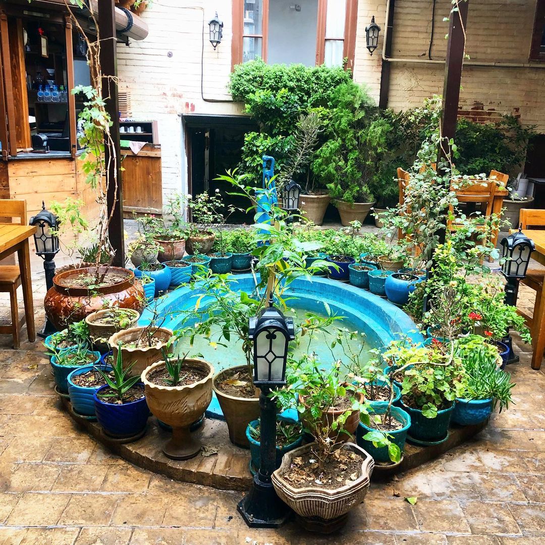 رستوران دارالخلافه با فضایی سنتی