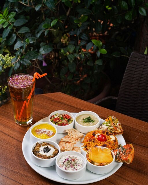 رستوران گیاهی زمین با فروشگاه مواد اولیه غذاهای گیاهی