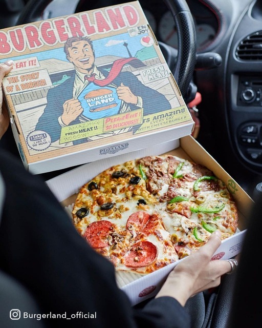 فست فود محبوب برگرلند در خیابان اندرزگو