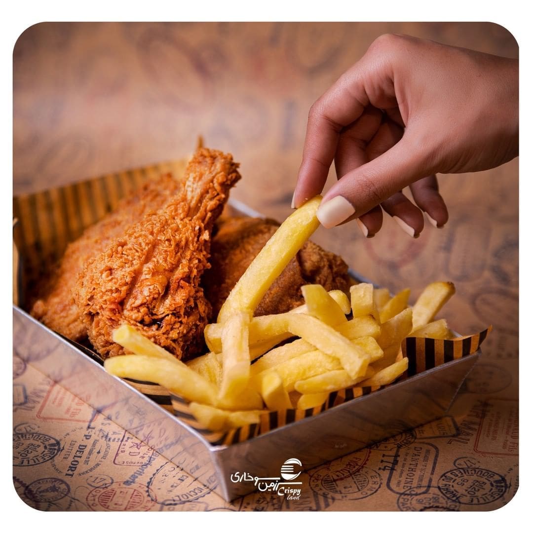 سوخاری استریپس در سرزمین سوخاری خیابان اندرزگو