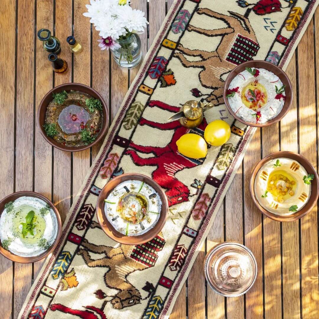 سفره‌ی رنگین لبنانی در رستوران کوبابا