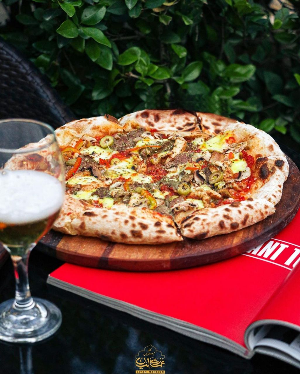 انواع پیتزا و پنه در رستوران عمارت لیان
