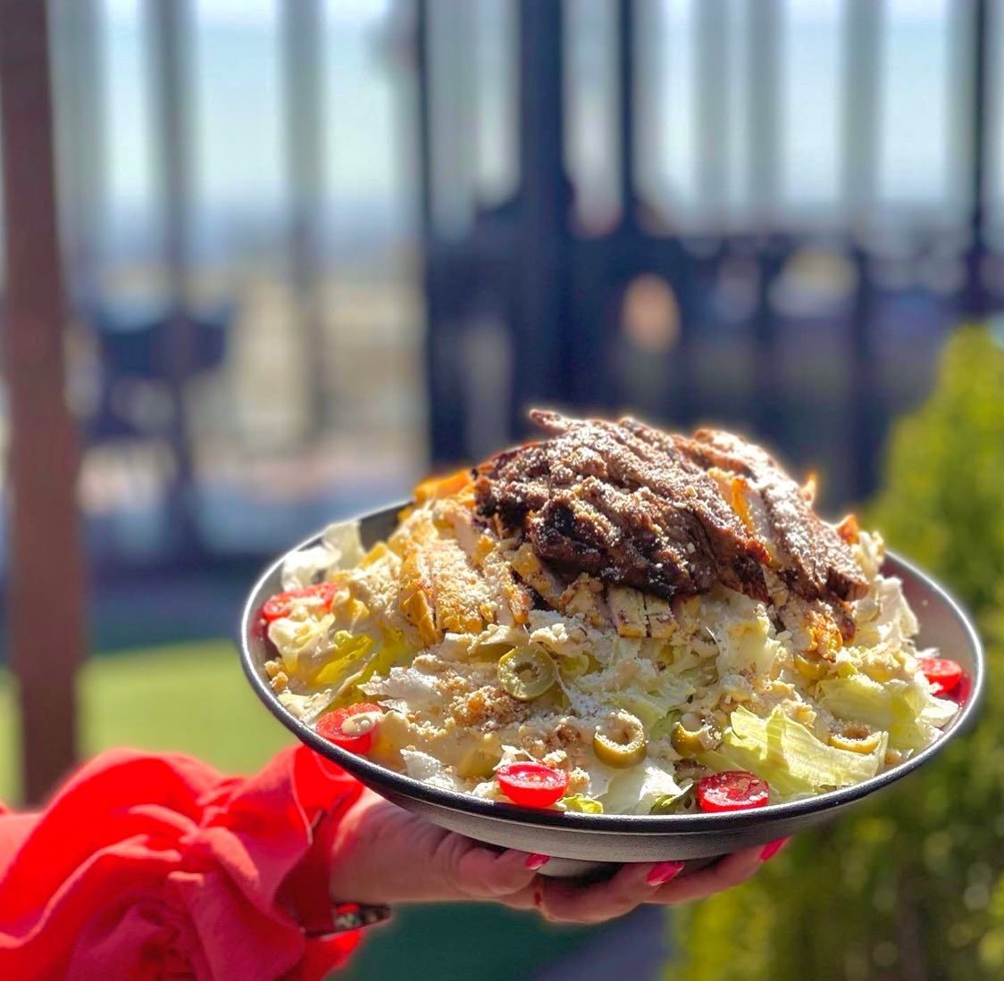 رستوران روباز دانته در غرب تهران با انواع سالاد