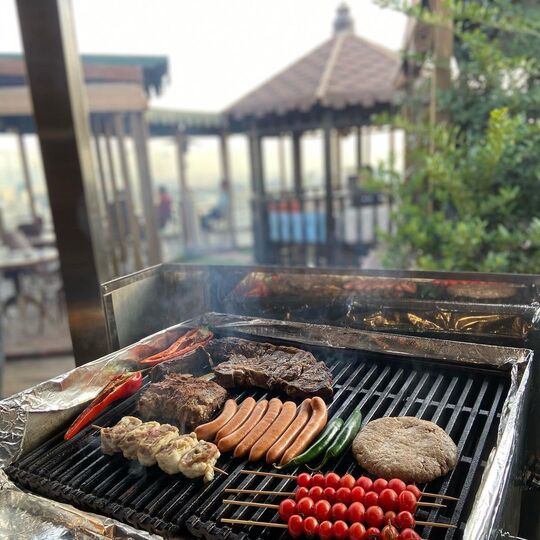 گریل بار رستوران دانته در غرب تهران