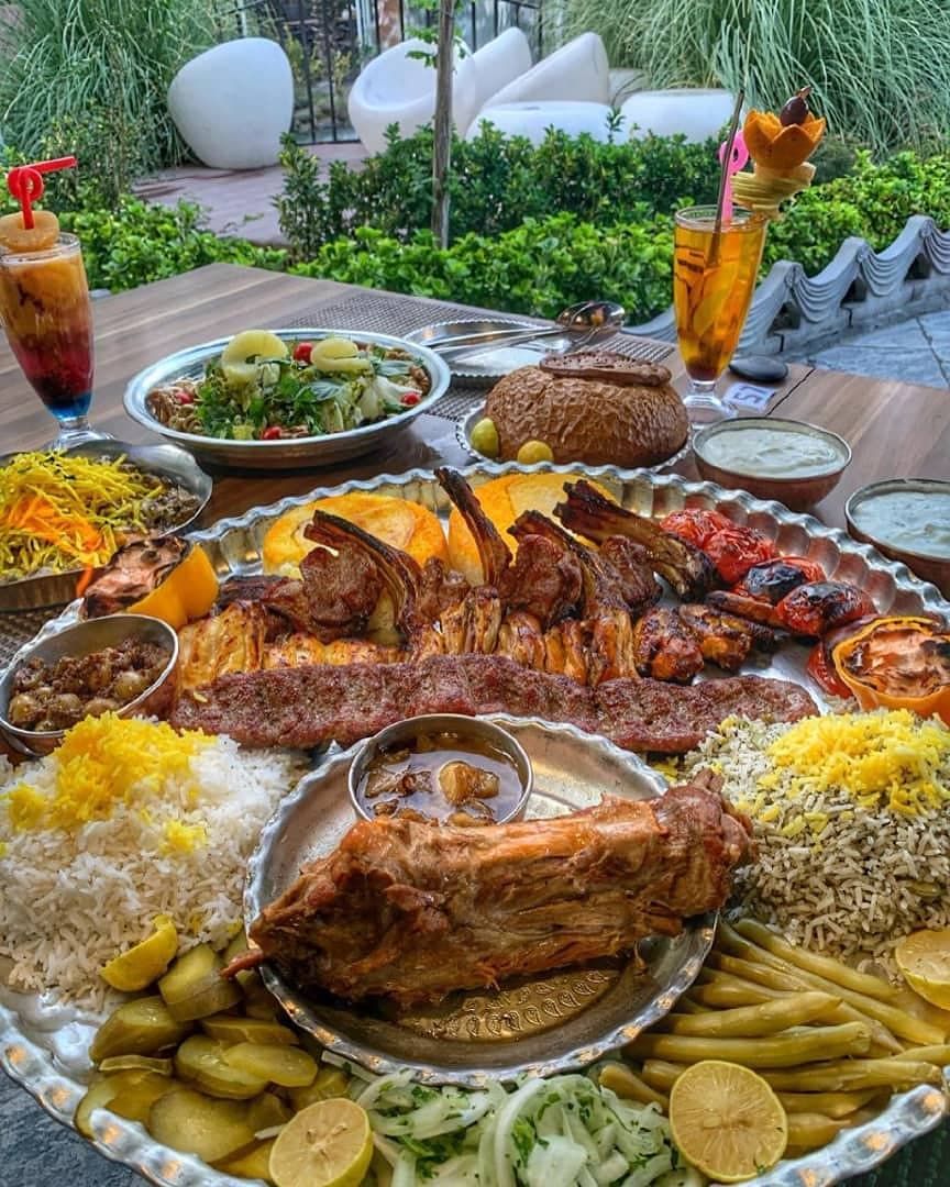 رستوران روباز ارکیده با غذاهای خوش طعم ایرانی