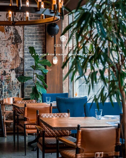 فضای داخلی فست فود جنارو