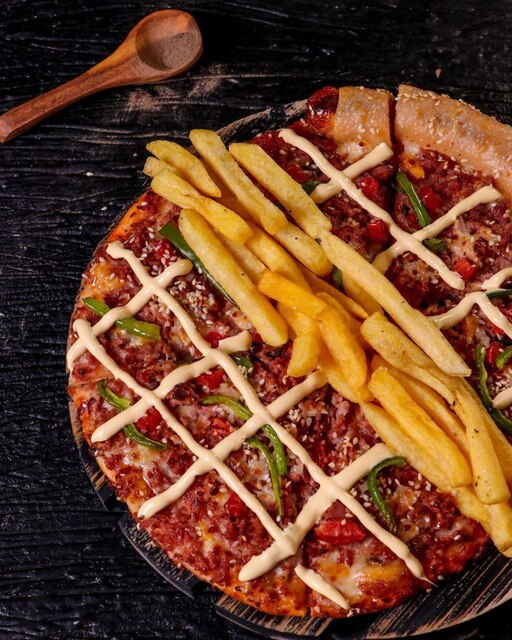 رستوران شیلا از بهترین فست فود های زنجیره ای تهران