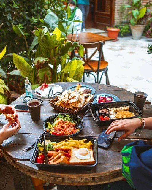 صبحانه کافه دیموند