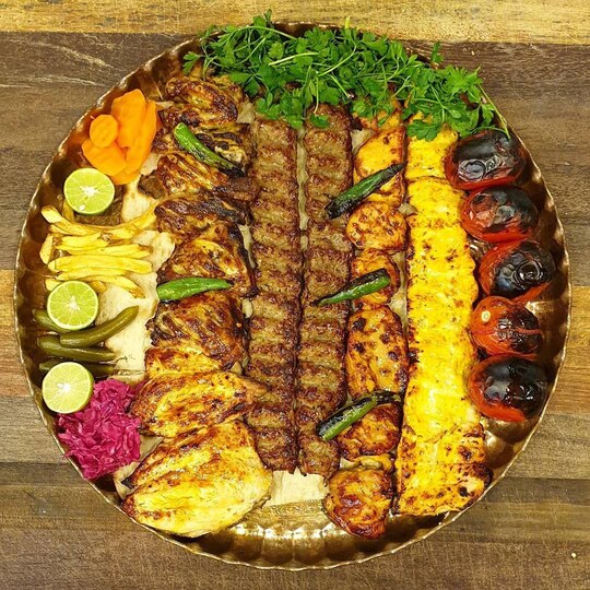 سینی کباب رستوران شمشیری در بازار تهران