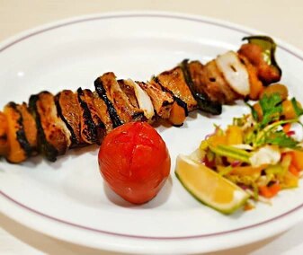 کباب ایرانی در رستوران خاتون هتل استقلال