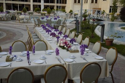 رستوران فضای باز دلفین