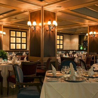 رستوران فرنگی بیستانگو