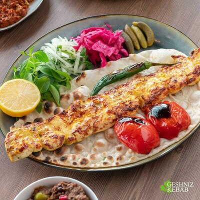 منو متنوع جوجه کباب‌های رستوران گشنیز