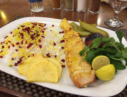 رستوران منصور با جوجه کباب خوش طعم