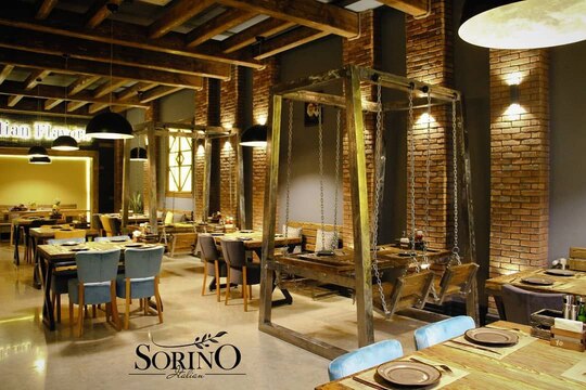 فضای داخلی رستوران سورینو