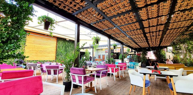 بهترین رستوران های روف گاردن تهران، رستوران کاپیتان لانژ تهران