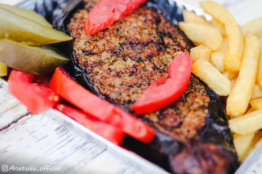 رستوران آناتولیا با کباب‌های خوش طعم ترکی