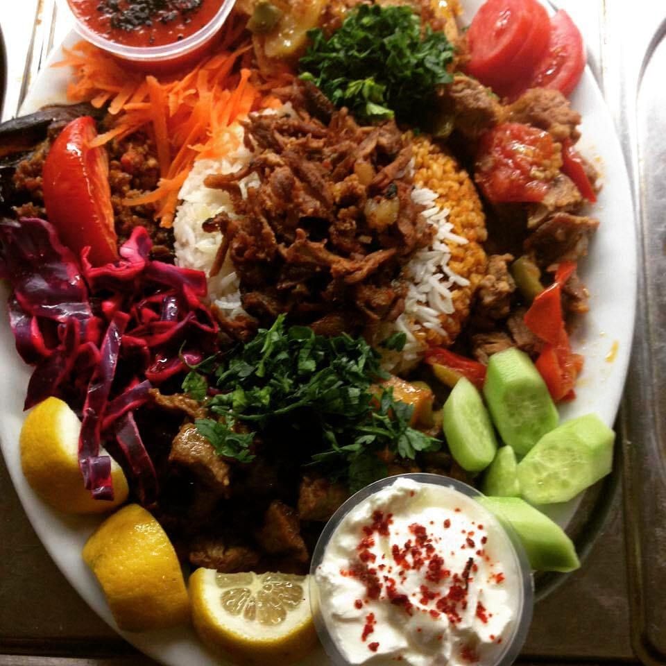 لهمعجون ترکی در رستوران اووا