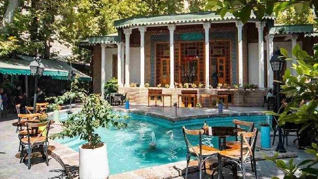 فضای بیرونی کافه رستوران جریان