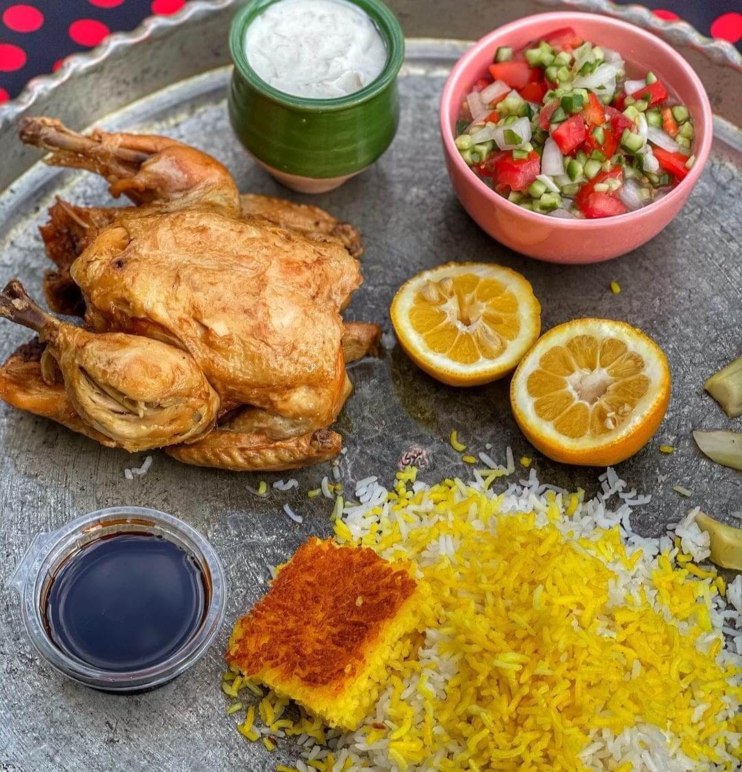 اکبر جوجه سنتی رستوران گیلار