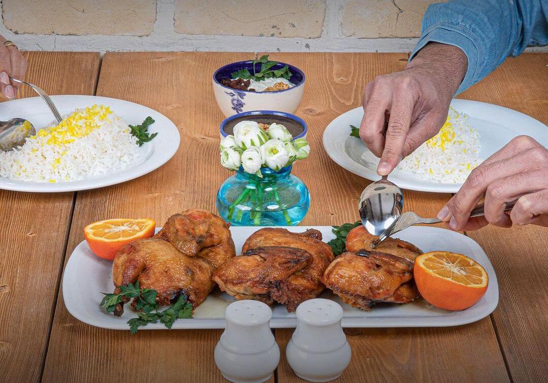 رستوران اکبرجوجه شعبه سعادت‌آباد