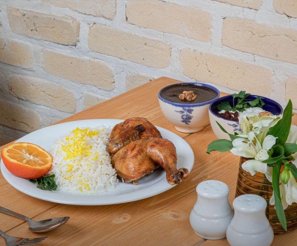 اکبرجوجه با انوع کته دیگی