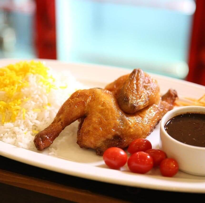 اکبر جوجه رستوران یاس با چلو زعفرانی