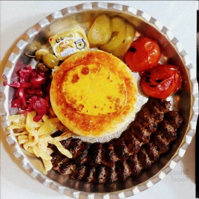 چلوکباب کترینگ رفیعی در  میدان ولیعصر