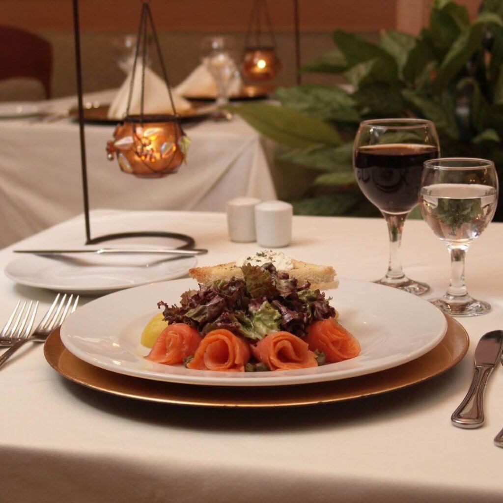 رستوران فرانسوی بیستانگو