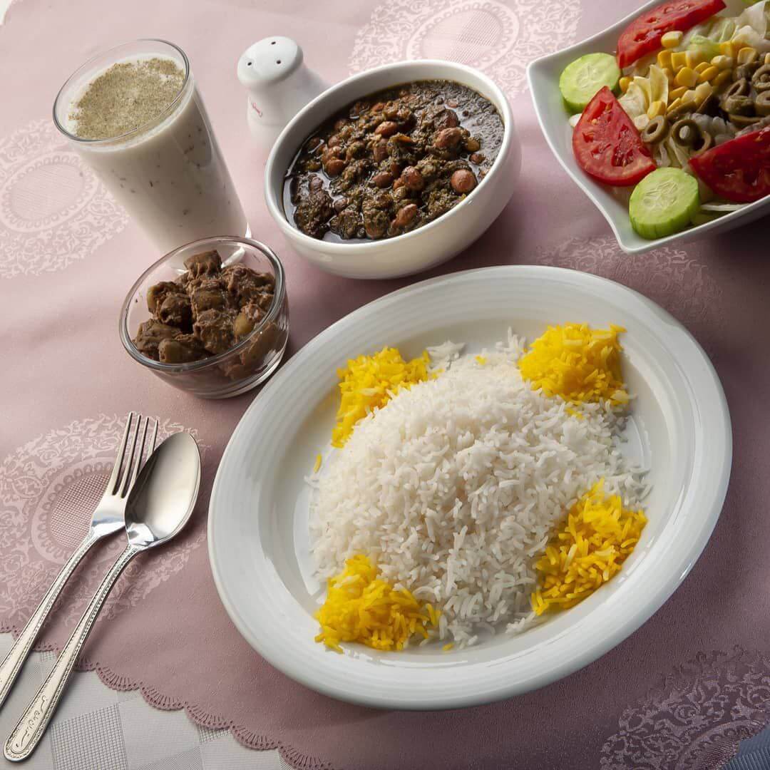 چلو خورشت سبزی رستوران حاج محسن چهارراه ولیعصر