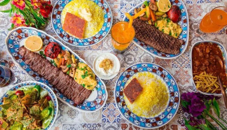 تهران‌گردی با رستوران های معروف خیابان ولیعصر