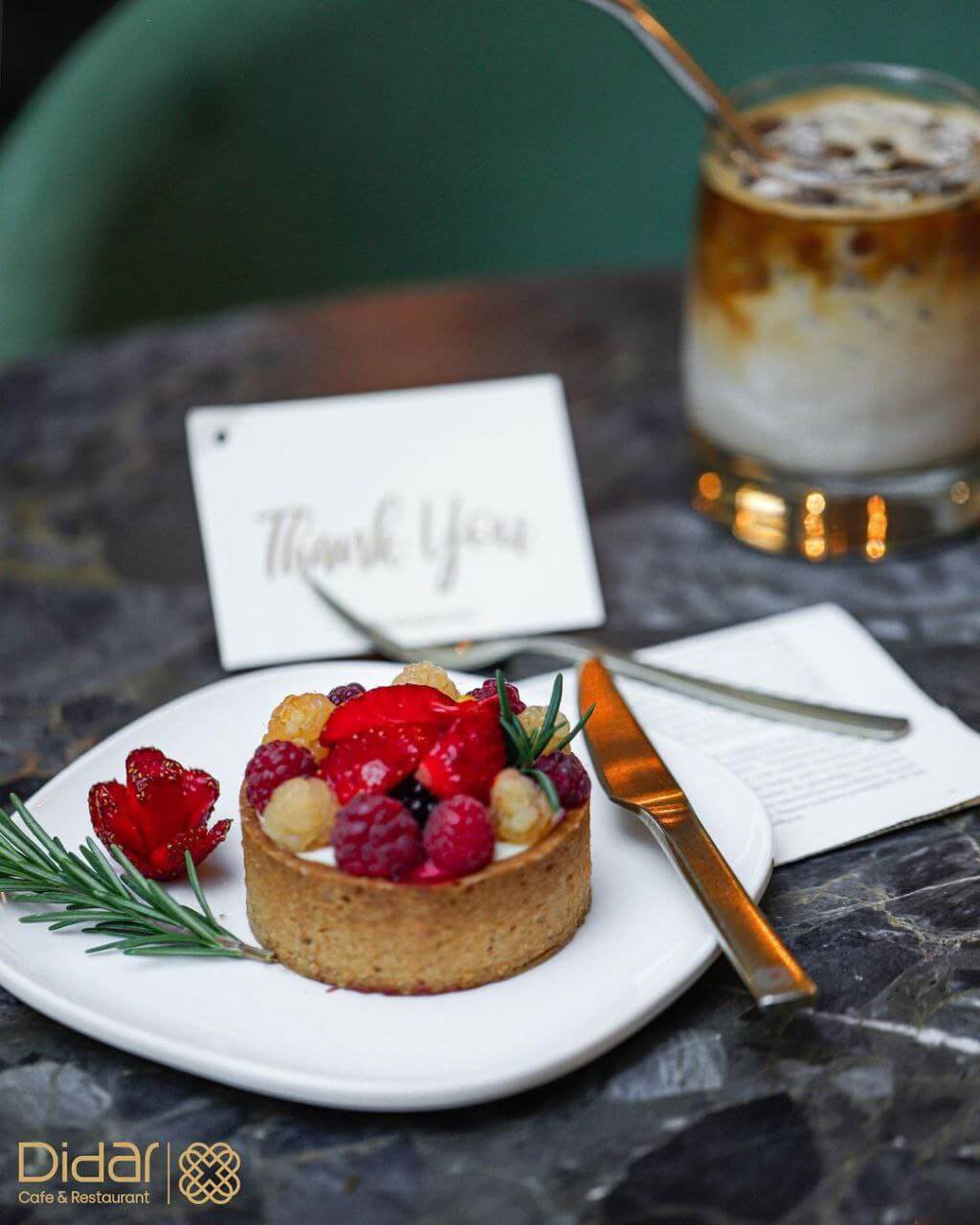 شیرینی‌های خوش‌طعم کافه دیدار در ایران مال